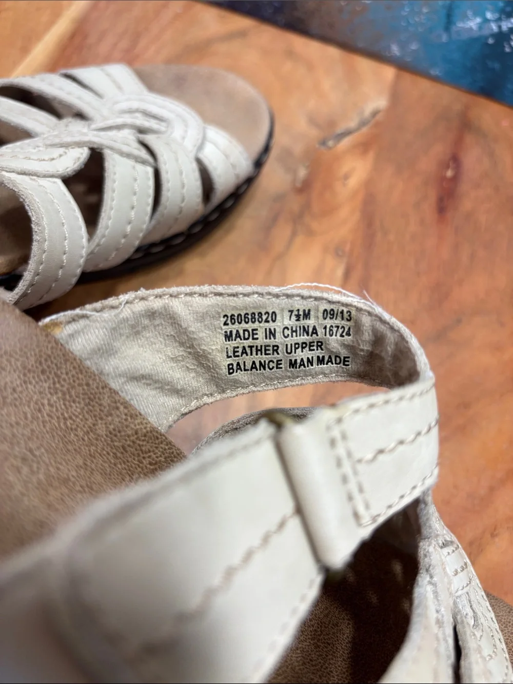 Clarks 2010 tan